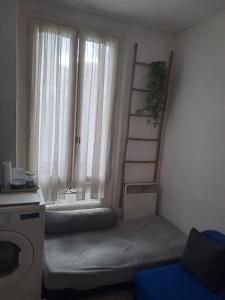Appartement 2 pieces 27 m2 paris 19 crimée