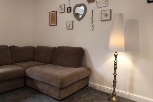 Oliver Wests Beautiful 2 Bedroom Sleeps 4 Apartment