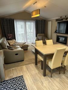 Tulip 10, Oakdene Forest Park , passes included