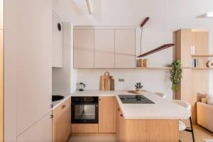 KRK Wine Wood Suite - homfi Collection