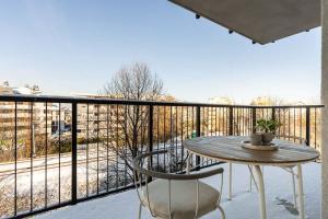 KRK Wine Wood Suite - homfi Collection