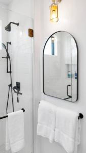 NEW Venice Rose Ave Retreat with Sunset Deck