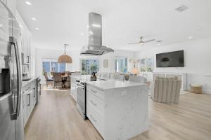 439 Beach Rd
