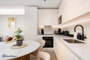 5 Mins Walk to Selfridges, Mayfair Retreat