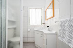 Dromana House 300m to Beach with Big Backyard