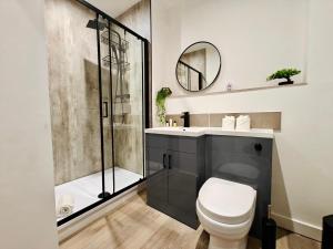 Bright 2-Bed Apartment in Bury Town Centre