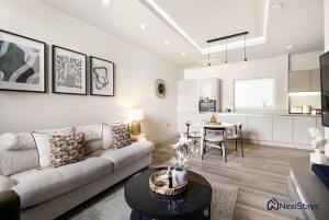 5 Mins Walk to Battersea Park, Battersea Retreat