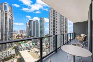 Spacious 2 Bedroom Corner Unit Wraparound Balcony