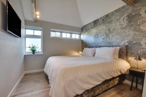 1 Bed in Mitchell oc-p00750