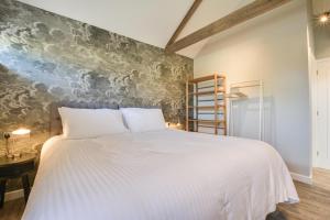 1 Bed in Mitchell oc-p00750