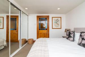 Victorian 3 Bedroom in Tamboerskloof