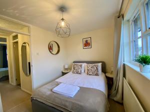 Comfortable 2 Bedroom House in Bracknell