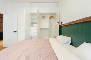 10-230 in RC Yaroslaviv Grad, Bulvarno Kudriavska 17,Petrovdom Apartments