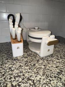 Modern Stay Savannah Near Airport & Downtown