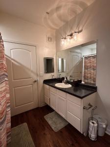 Modern Stay Savannah Near Airport & Downtown