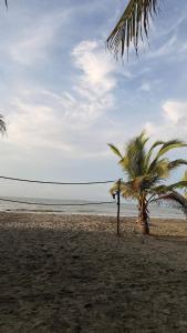 Cabaña de playa 6 personas con cocina y kiosko privado