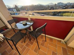 FeWo Domo46 mit Balkon, Waschmaschine & Smart TV