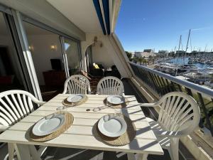 Appartement Climatisé 6 pers avec Terrasse et Piscine à Port Camargue - FR-1-250-253