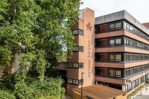 Bright & Spacious 1 Bed Flat in East Grinstead