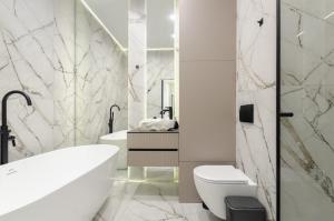 03-258 in RC Pechersk Plaza, Mykhaila Boichuka 19а, Petrovdom Apartments