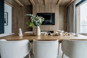 Crystal Pine Luxury Villas with Jacuzzi, Sauna & SPA by BQQK