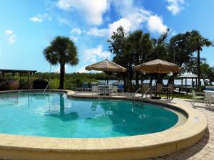 Sunburst Condo - Beach, Bay & Pool