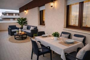 Spazio esterno privato con parcheggio Rome Est