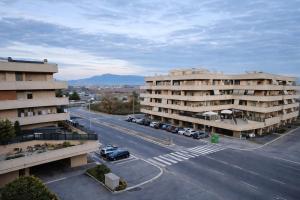 Spazio esterno privato con parcheggio Rome Est