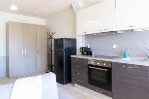 Nico e Marie Apartments & Maison, 70m to beach, Toroni
