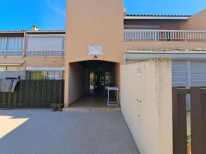 Studio rénové avec jacuzzi, terrasse et parking privé à Marseillan-Plage - FR-1-326-460