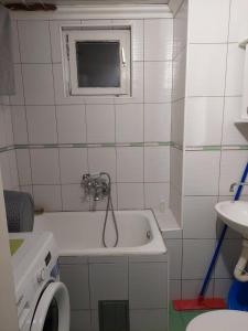Dvorišni Apartman u Centru Novog Sada
