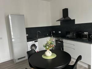 Family - Parking - Central - Wifi - Sleeps 4