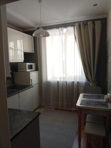 Центр, 2кім-на не вимикають світло