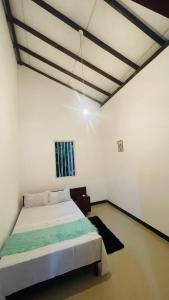 Moris Place
