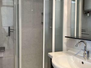 Beau T1 climatisé avec cuisine équipée et balcon - Balaruc-les-Bains - FR-1-553-265