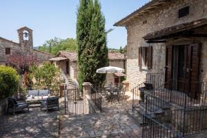 Casa del Mastro at San Sano