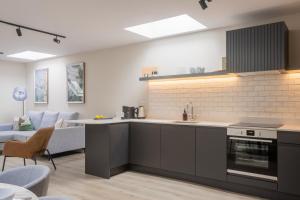 GuestReady - Luxurious living with sea views