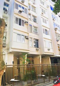 Copacabana, 5 min from the beach! Enjoy Rio!