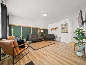 King Bed, Pet & Family Friendly unit Near Downtown Wasilla