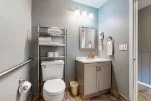 Sea Treasures Inn #101