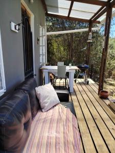 Petlyn Eco Cottage Tiny home peaceful pet friendly off grid in Wilderness