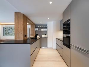 Duplex alpin 120 m², 4 chambres, cheminée à Val dIsère - FR-1-567-146