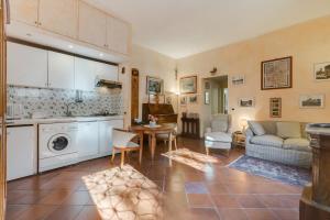 Charming Roman home by the Colosseum