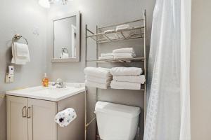Sea Treasures Inn #102