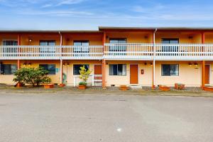 Sea Treasures Inn #102