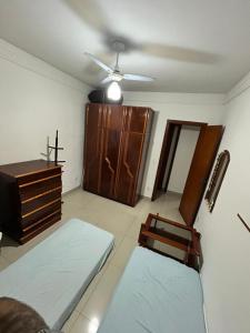 Apartamento compacto a cem metros da praia