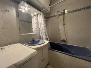 Appartement 2 pièces climatisé avec balcon et vue mer - FR-1-308-13