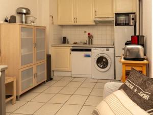 Le Lavandou T2 pour 4 pers avec balcon et parking - FR-1-803-1