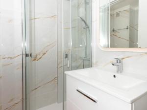 Location T2 Mezzanine, 6 Pers, Clim, Plage Cavalière - FR-1-803-73