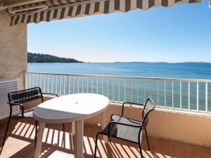 Location T2 Mezzanine, 6 Pers, Clim, Plage Cavalière - FR-1-803-73